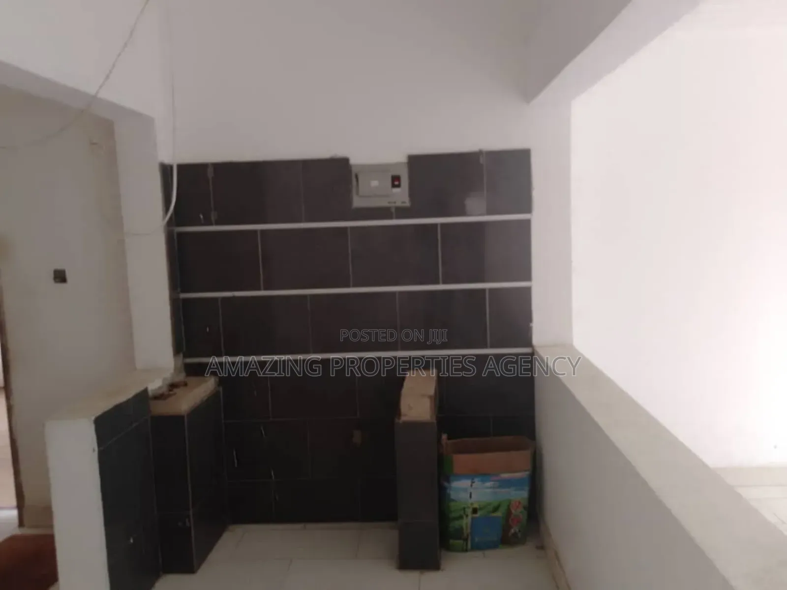 6bdrm House in Adjiriganor for sale