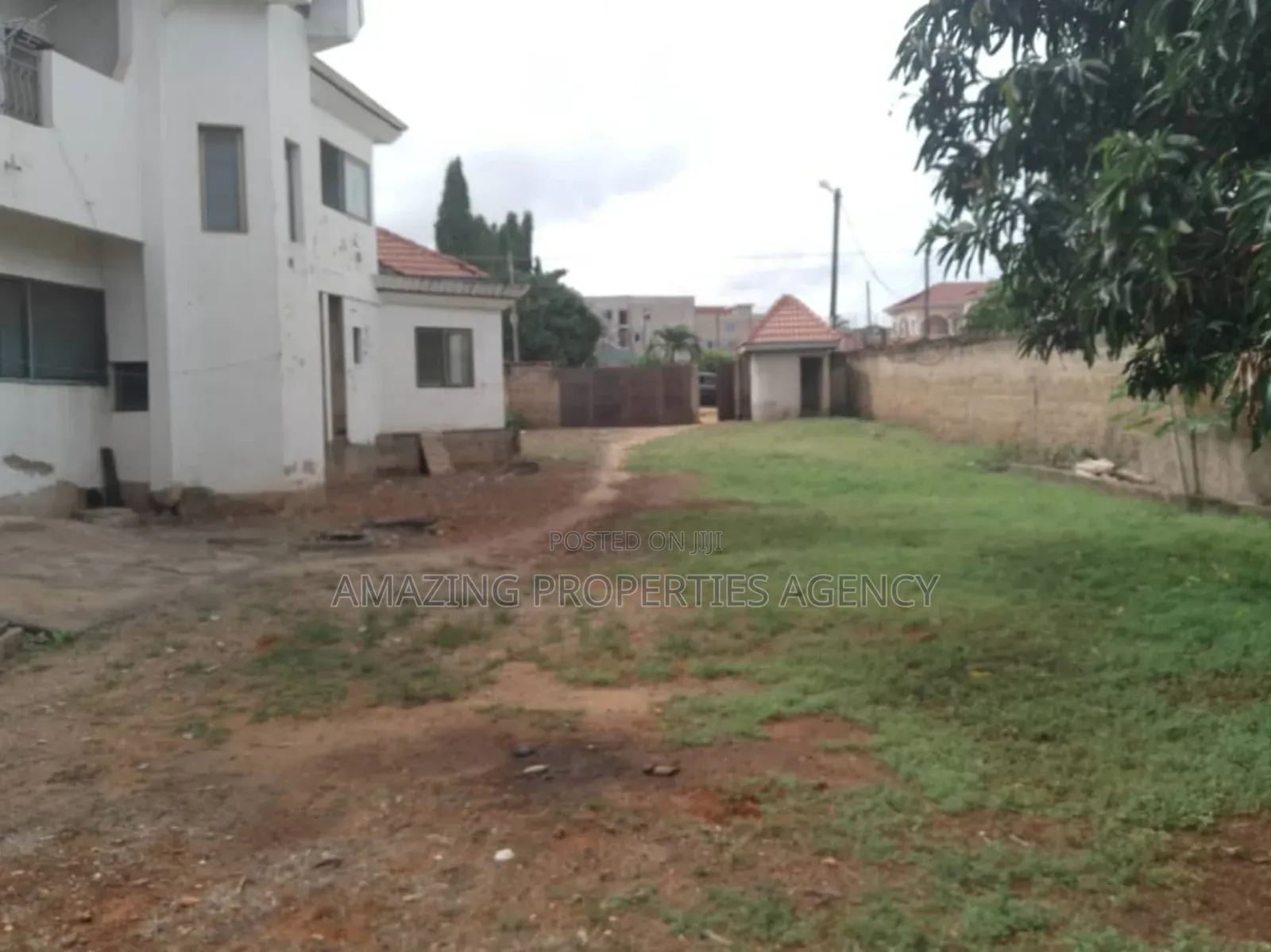 6bdrm House in Adjiriganor for sale