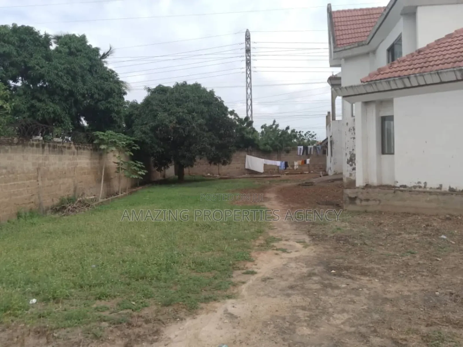6bdrm House in Adjiriganor for sale