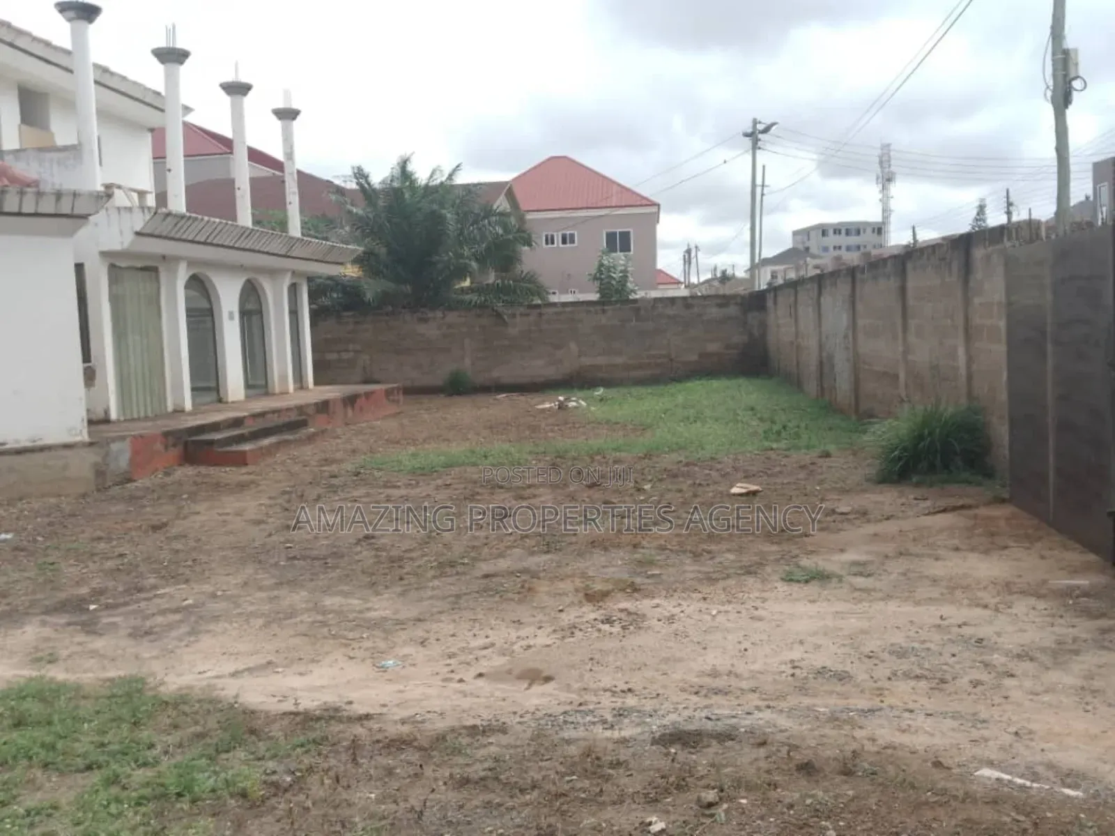 6bdrm House in Adjiriganor for sale