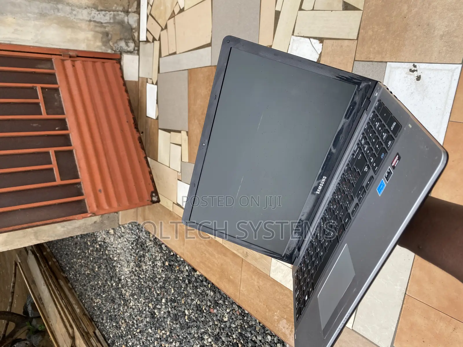 Laptop Samsung NP-R700 8GB Intel Core i7 HDD 500GB