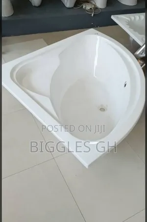 Corner Fiber Bathtub