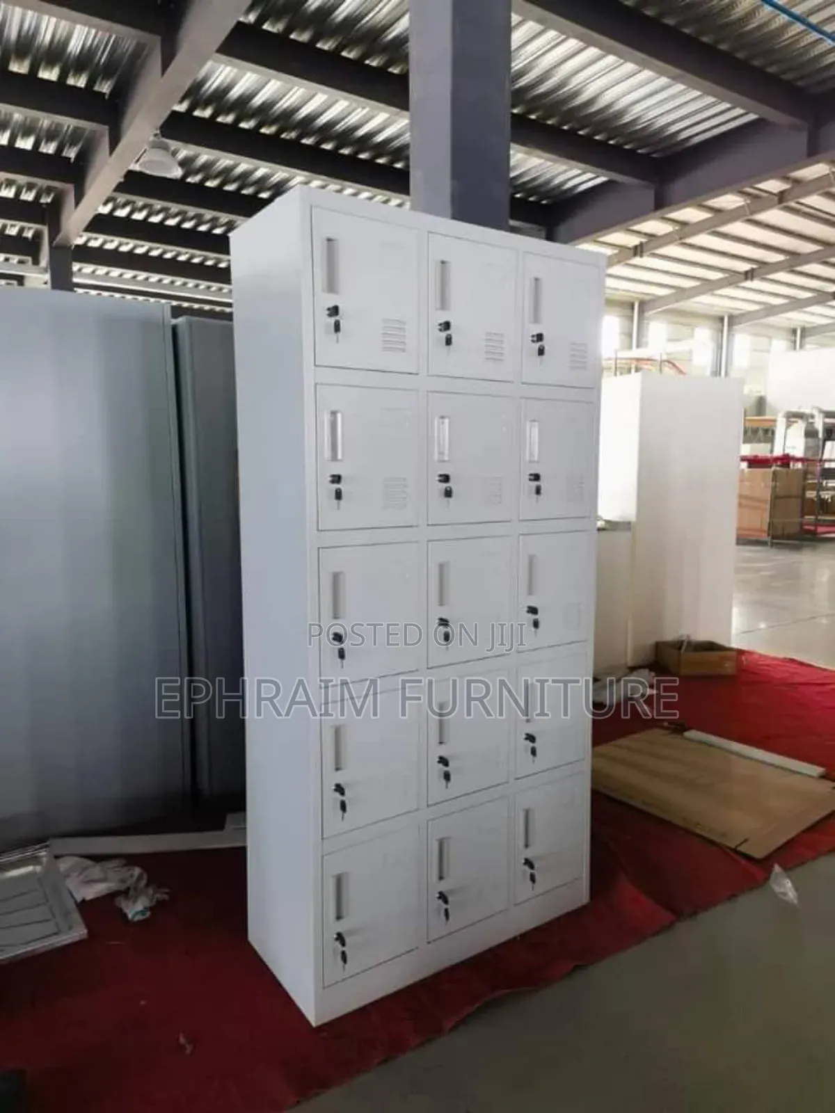 18 Door Metal Cabinet