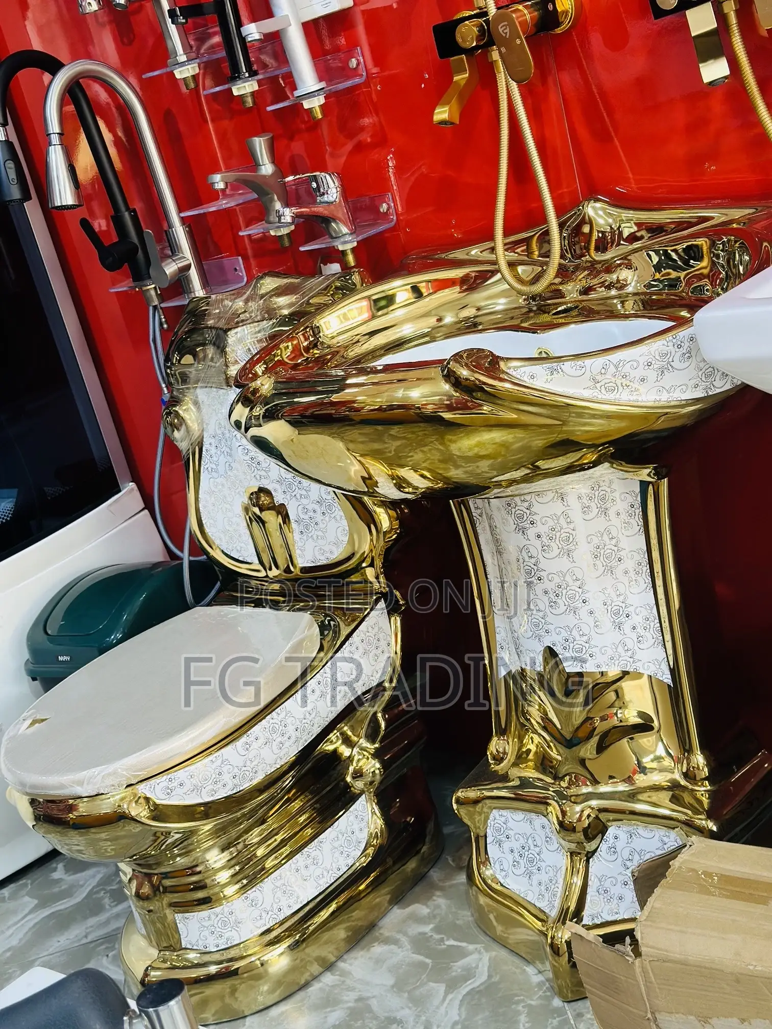 Luxury Toilet - Pedestal Basin - White Gold WC