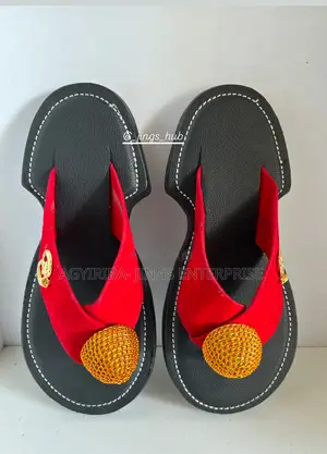 Ahenema Slipper