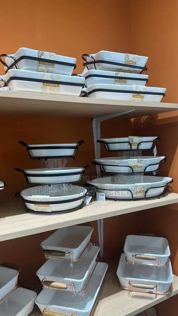 3 Set Serving Food