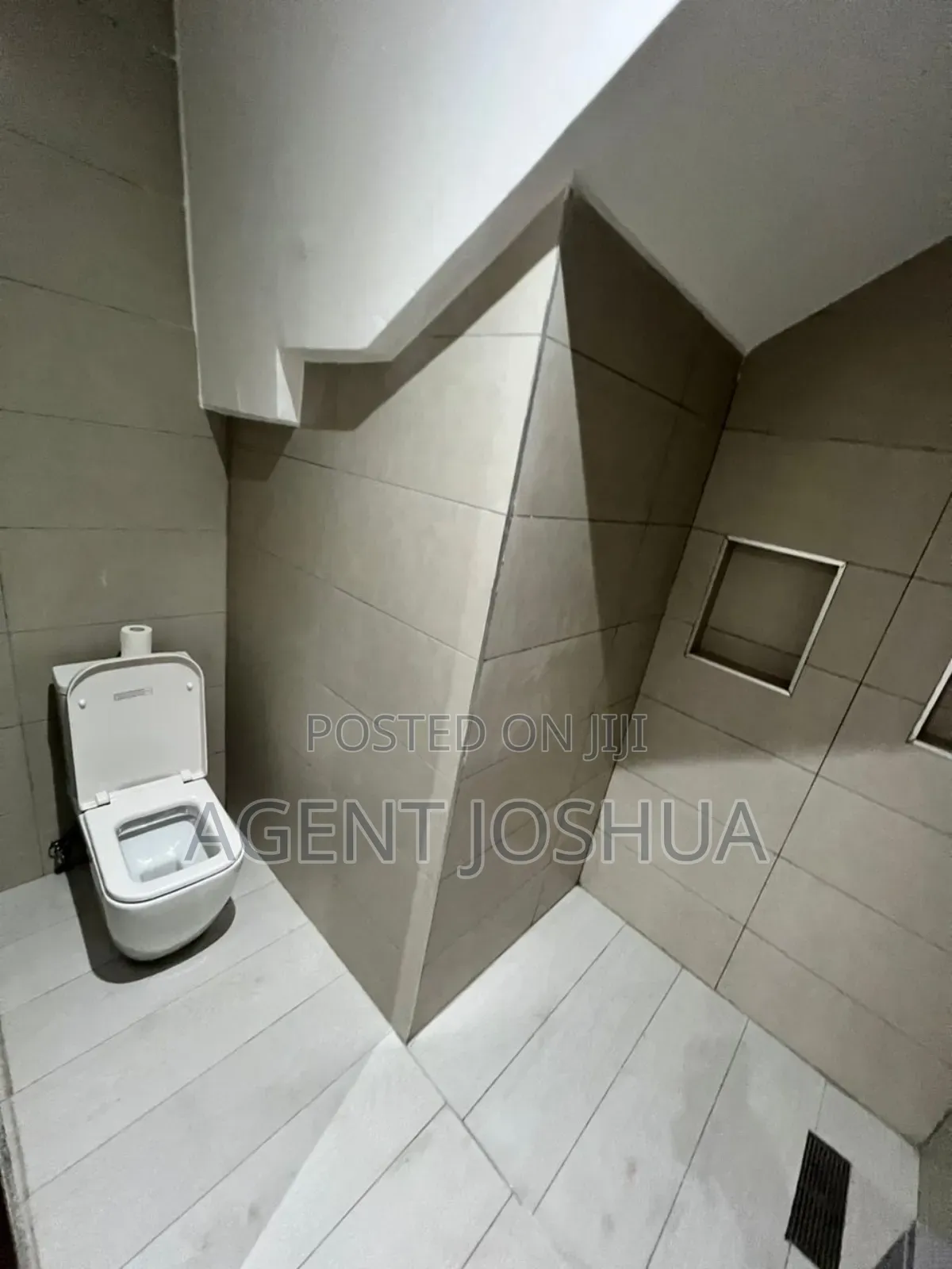 Furnished 4bdrm House in Regimanuel Estate, Airport Residential Area