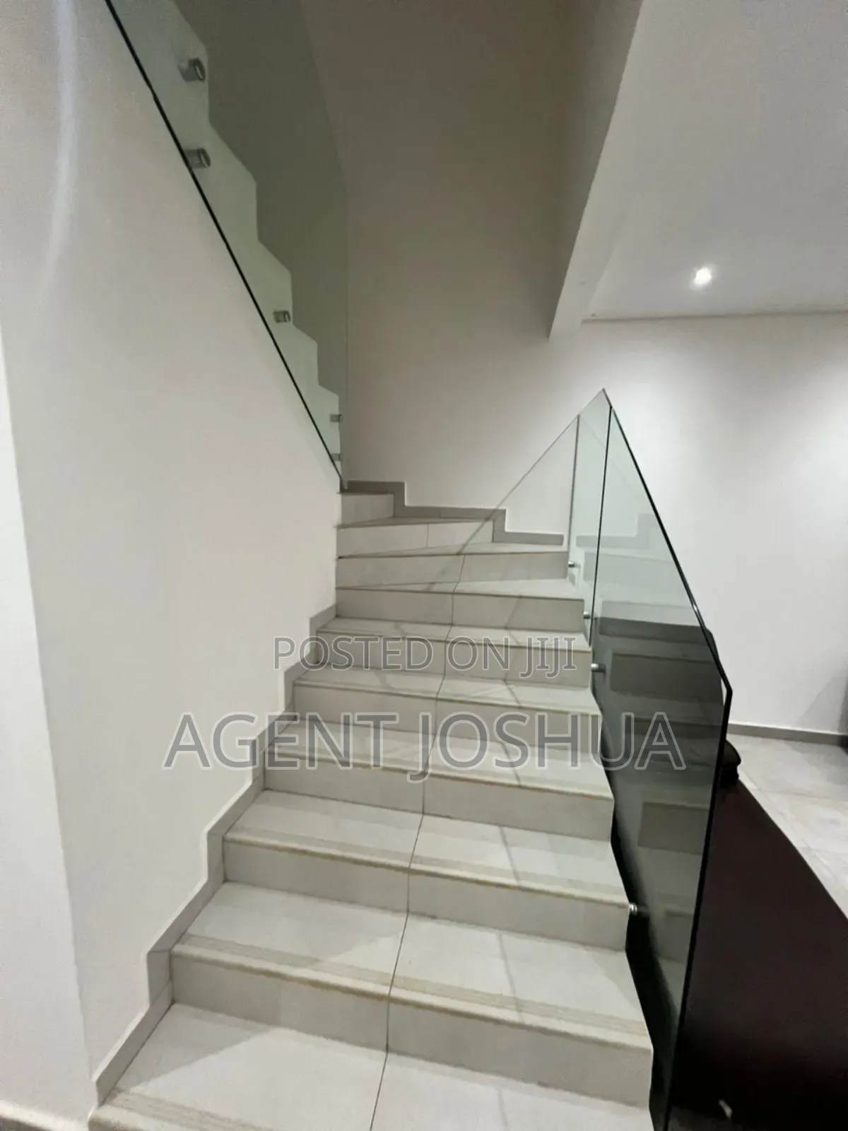Furnished 4bdrm House in Regimanuel Estate, Airport Residential Area