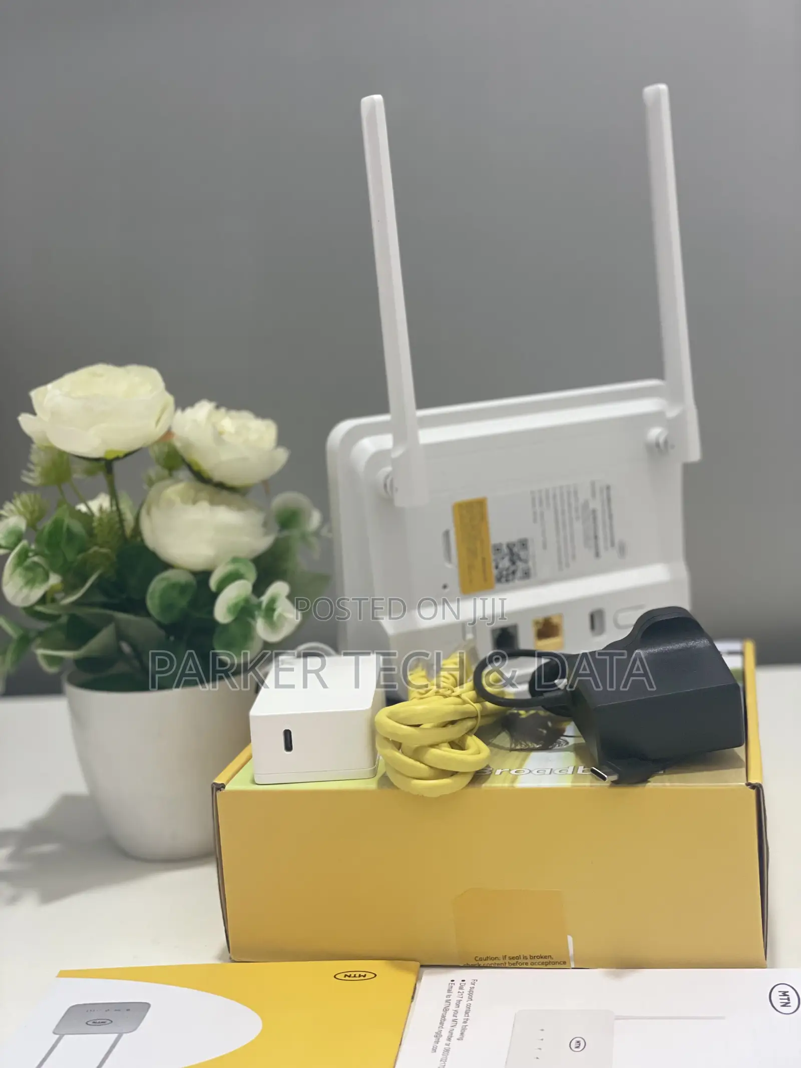 MTN 4g Universal Router + Powerbank