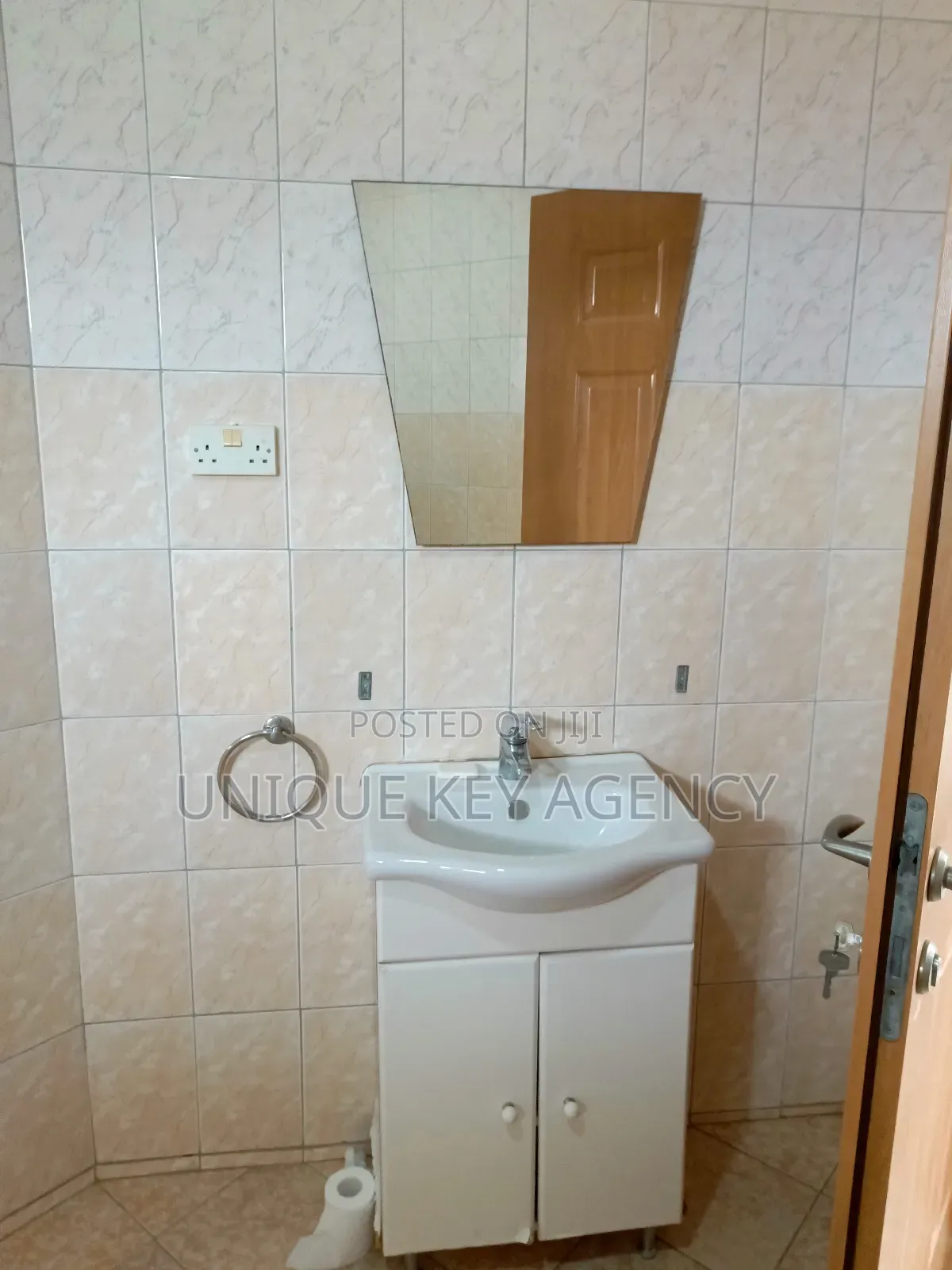 4bdrm House in Unique Key Agency, Spintex for rent