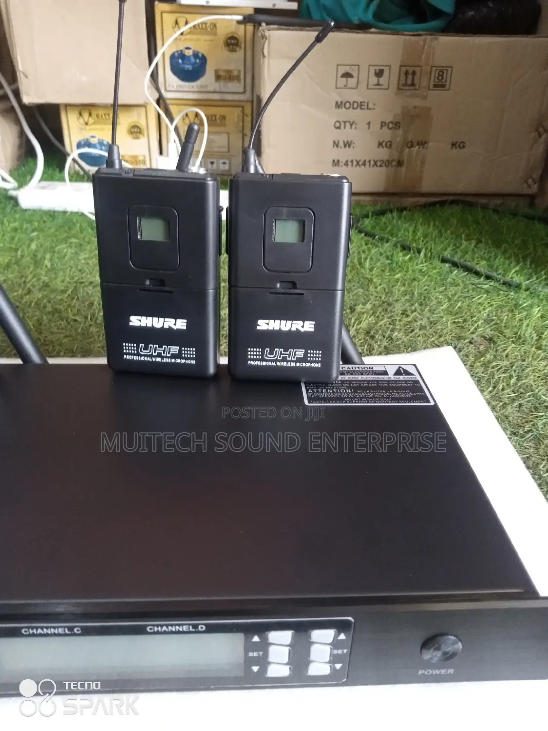 Shure AM -401