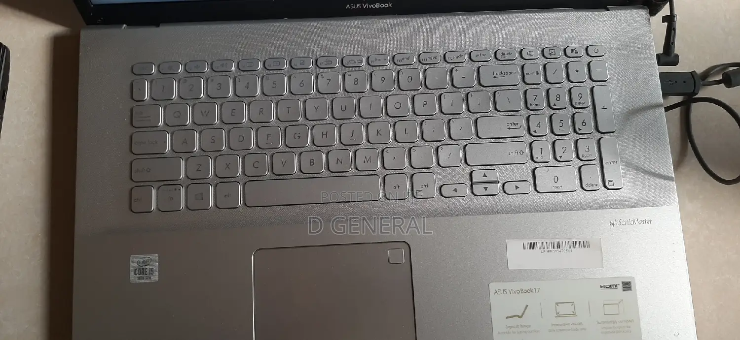 Laptop Asus VivoBook Pro 17 N705UN 12GB Intel Core I5 eMMC 128GB