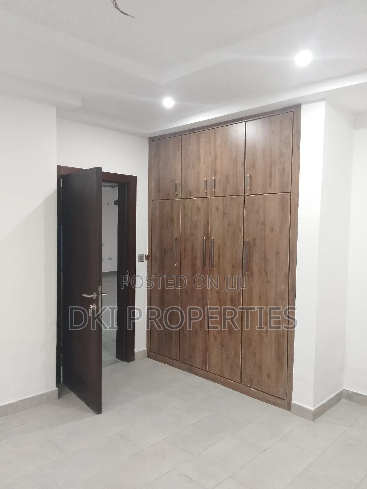4bdrm House in Dki Properties, Adenta for sale