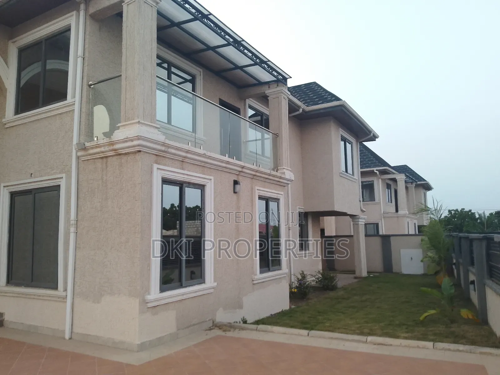 4bdrm House in Dki Properties, Adenta for sale
