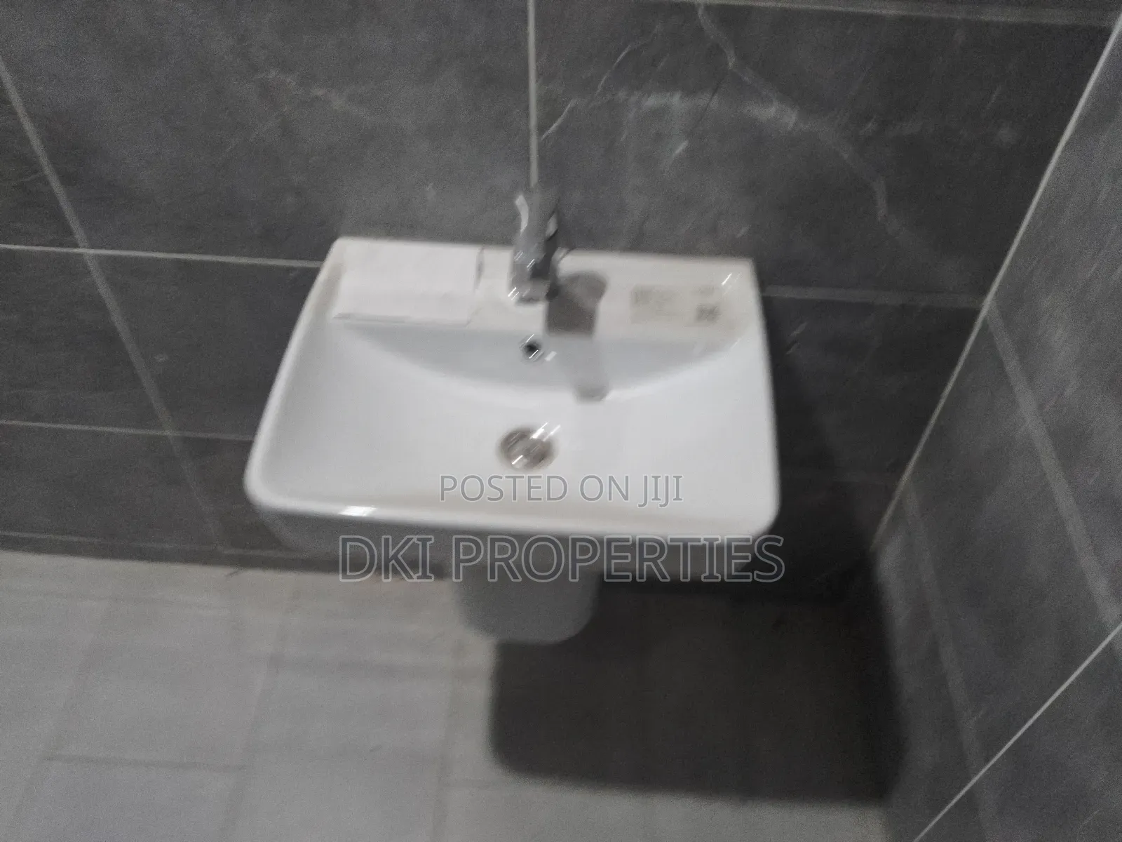 4bdrm House in Dki Properties, Adenta for sale