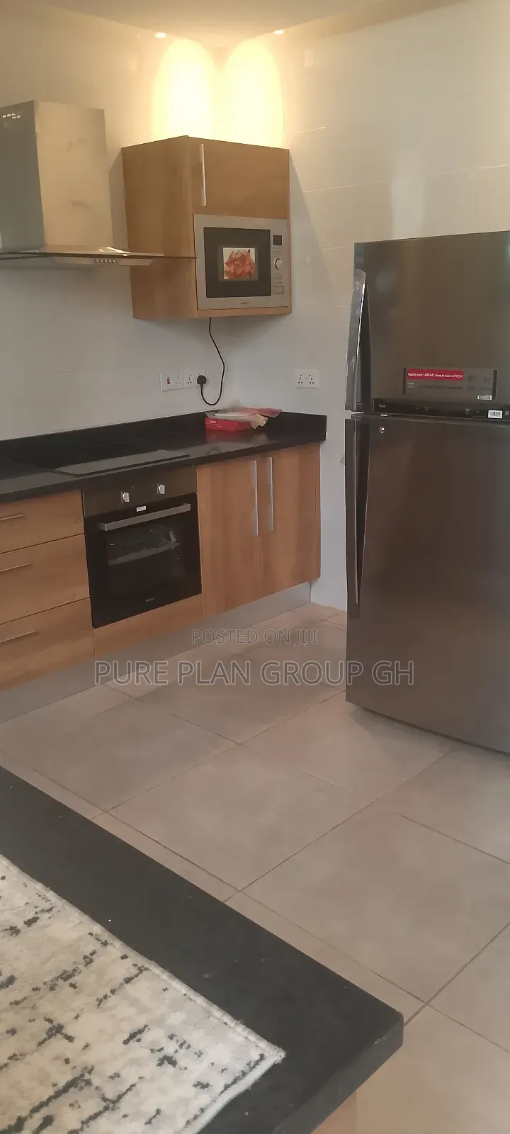 4bdrm Townhouse / Terrace in Dzorwulu for rent