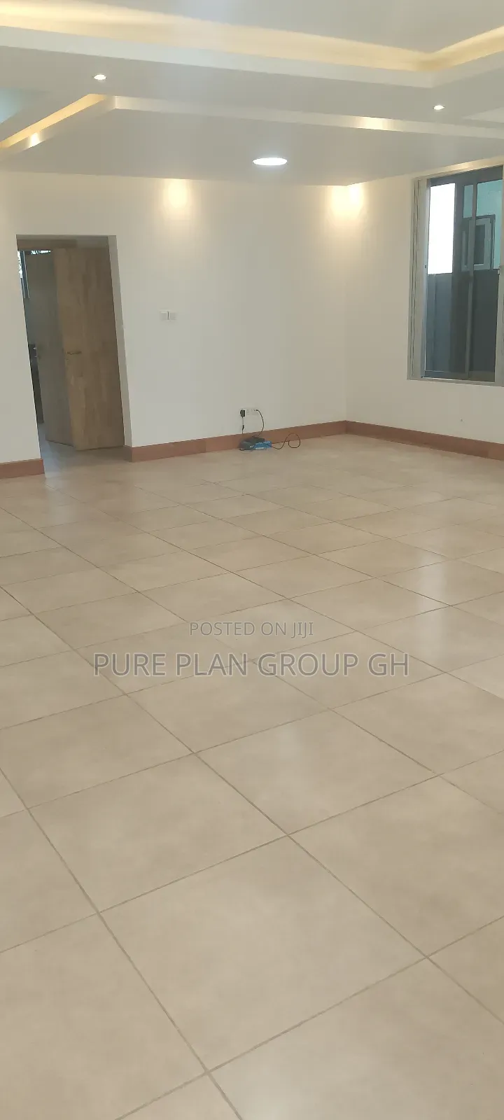 4bdrm Townhouse / Terrace in Dzorwulu for rent