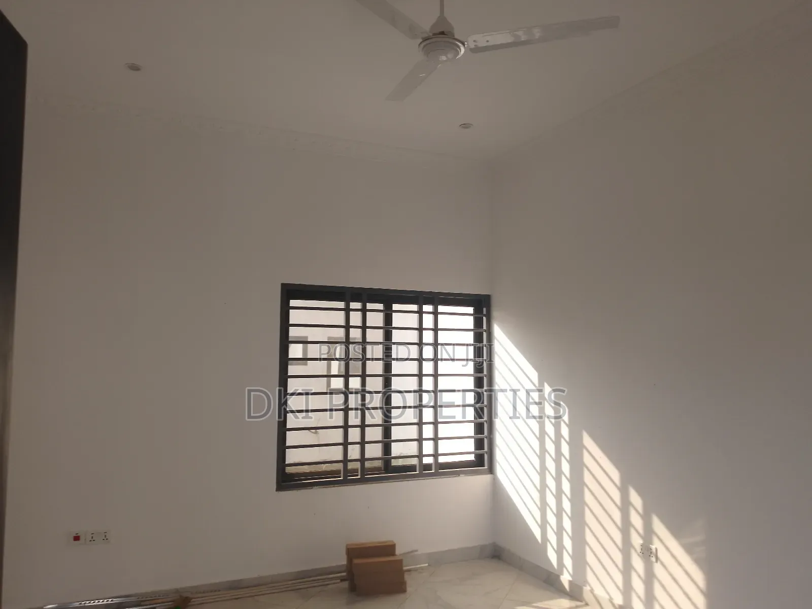 3bdrm House in Dki Properties, Adenta for sale