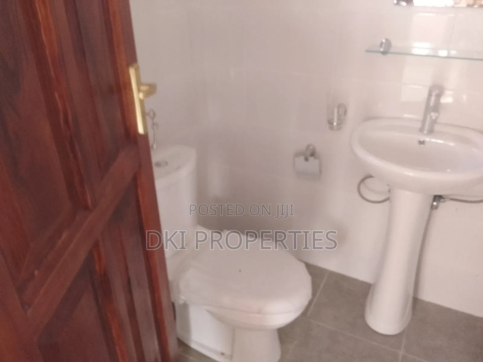 3bdrm House in Dki Properties, Adenta for sale