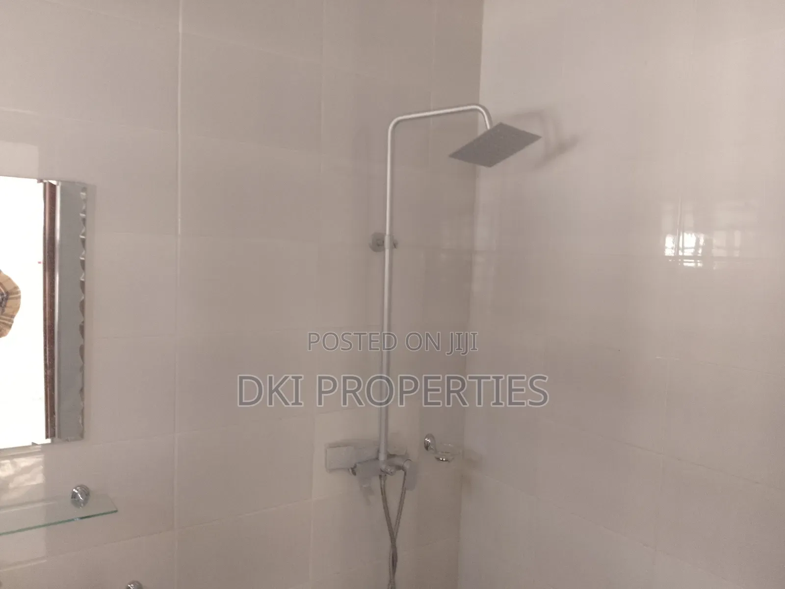3bdrm House in Dki Properties, Adenta for sale