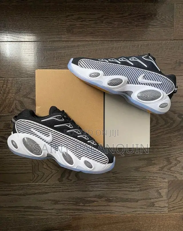 Nike Nockta