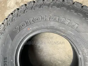 305/70r16lt Yokohama Geolandar a/T G015 Tire