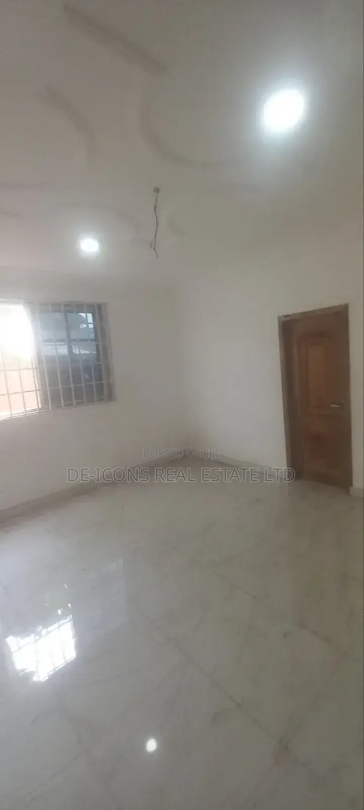 3bdrm Duplex in De-Icons Real Estate, Awutu Senya East Municipal