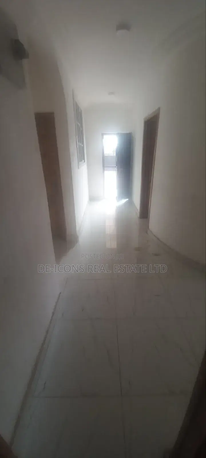 3bdrm Duplex in De-Icons Real Estate, Awutu Senya East Municipal
