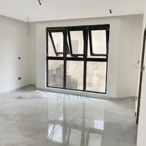 5bdrm Duplex in Dzorwulu for sale