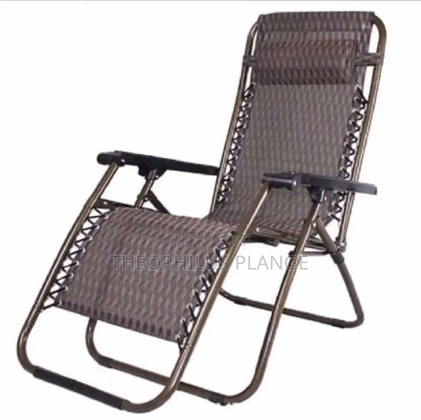 Foldable Garden / Balcony Chair . Lounge Chair