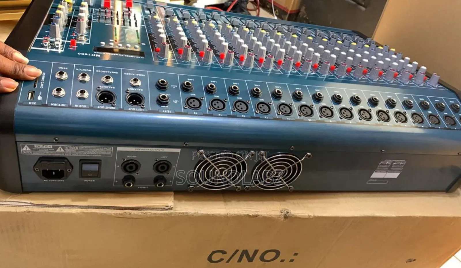 Yamaha Mk-1600 16-Channel Powered Mixer Console