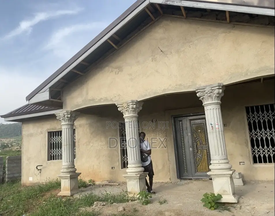 3bdrm House in Satellite Estate, Accra Metropolitan for sale