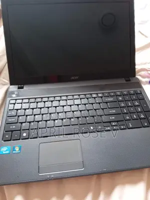 Laptop Acer Aspire 5349 4GB Intel Celeron HDD 250GB