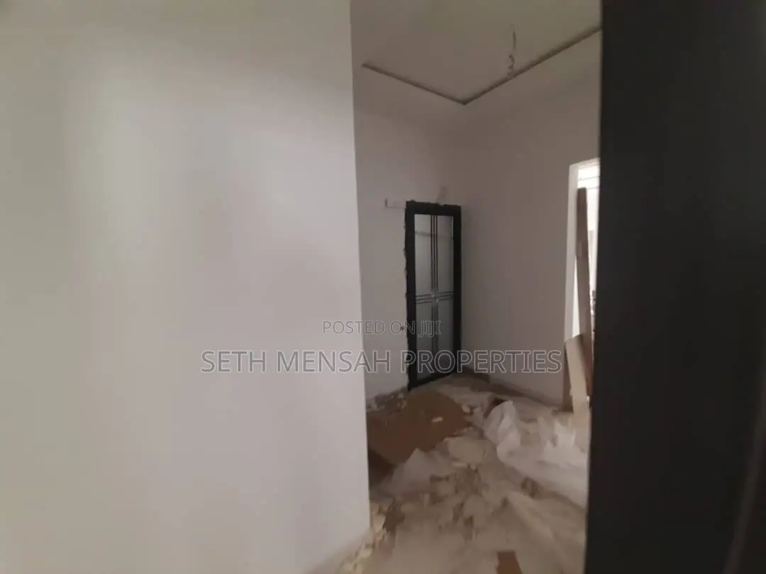 3bdrm House in Skm, Spintex for sale