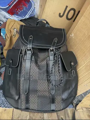 Original Pure Leather Lv Black Durable Two Strap Backpack