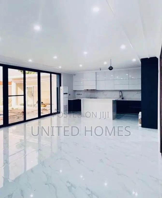 Furnished 11bdrm Mansion in Cantonments for sale
