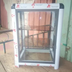 Glass Showcase/Hair Saloon Wadrop