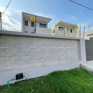 7bdrm House in East Legon, American House for sale