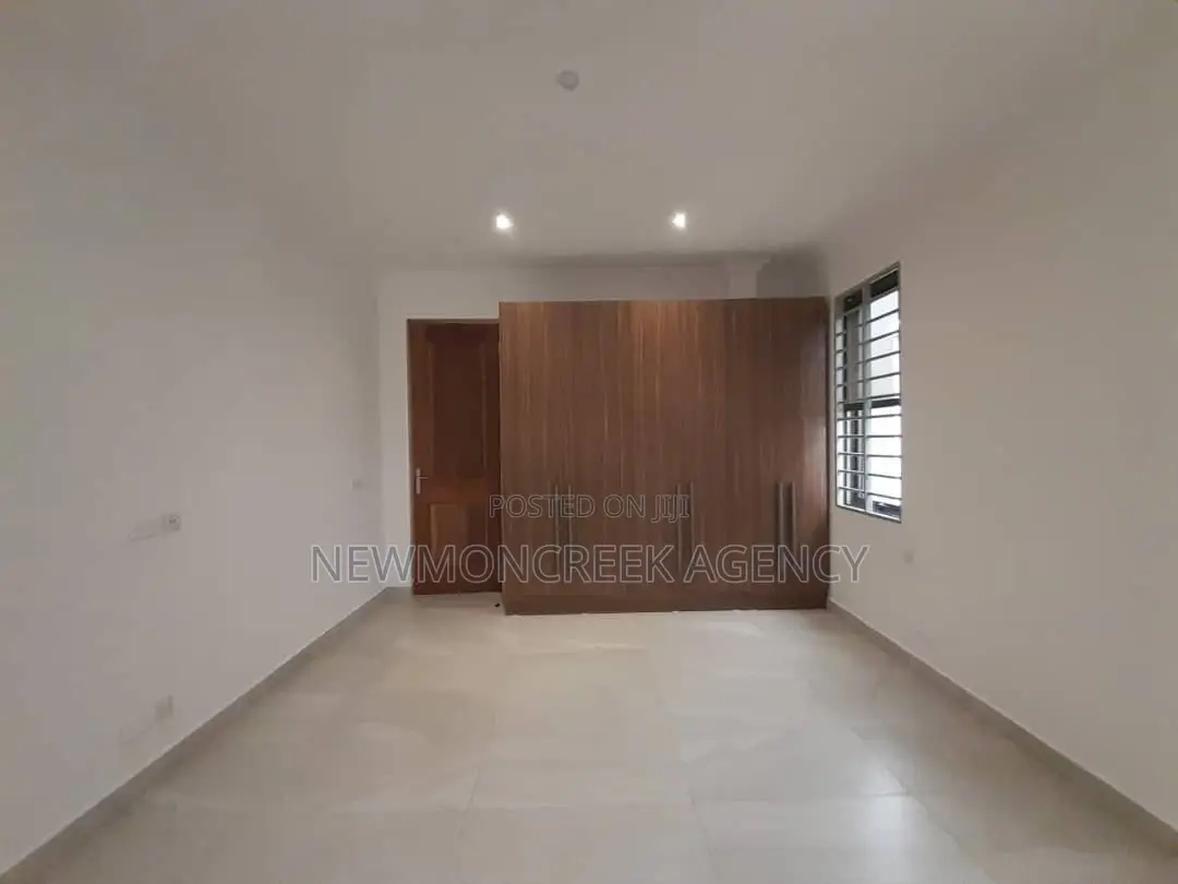 4bdrm Duplex in Oyarifa Junction, Accra Metropolitan for sale
