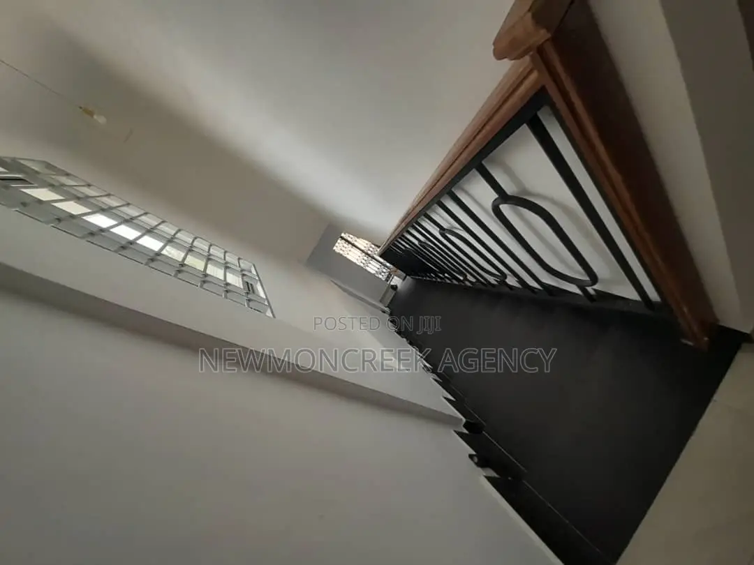 4bdrm Duplex in Oyarifa Junction, Accra Metropolitan for sale