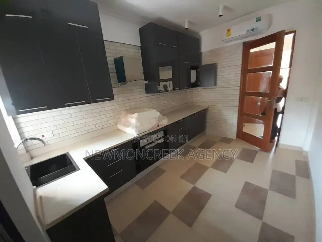 4bdrm Duplex in Oyarifa Junction, Accra Metropolitan for sale