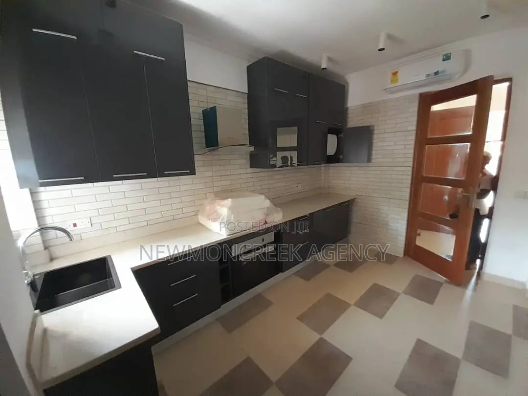 4bdrm Duplex in Oyarifa Junction, Accra Metropolitan for sale