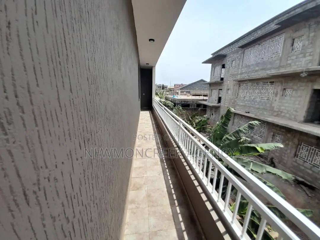 4bdrm Duplex in Oyarifa Junction, Accra Metropolitan for sale