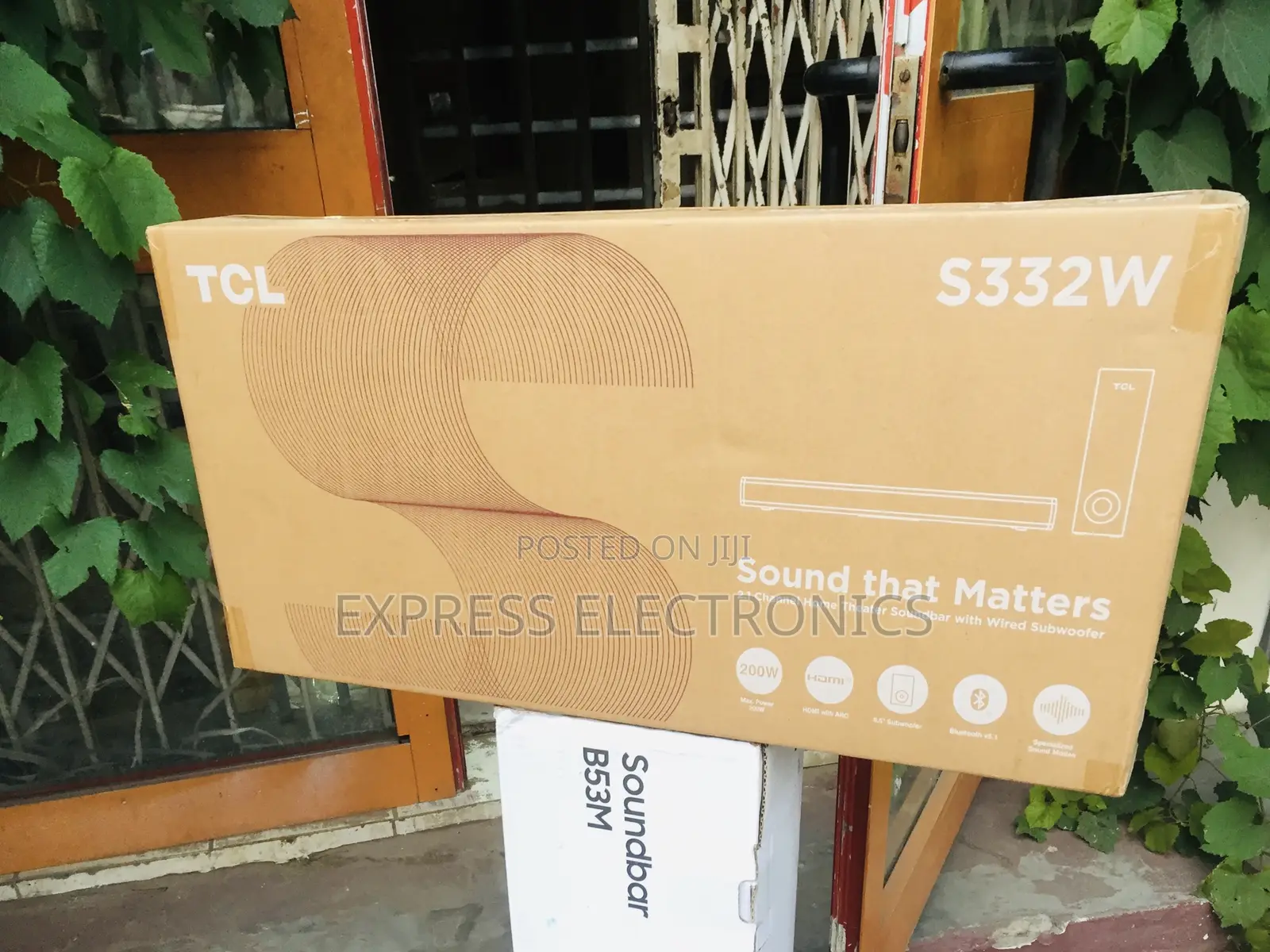Brand New Sleek Soundbar With S322 TCL With Woofer
