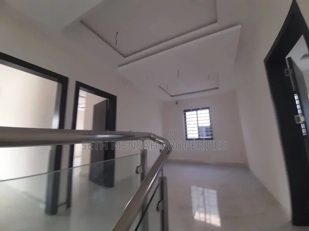 4bdrm House in Skm, Spintex for sale