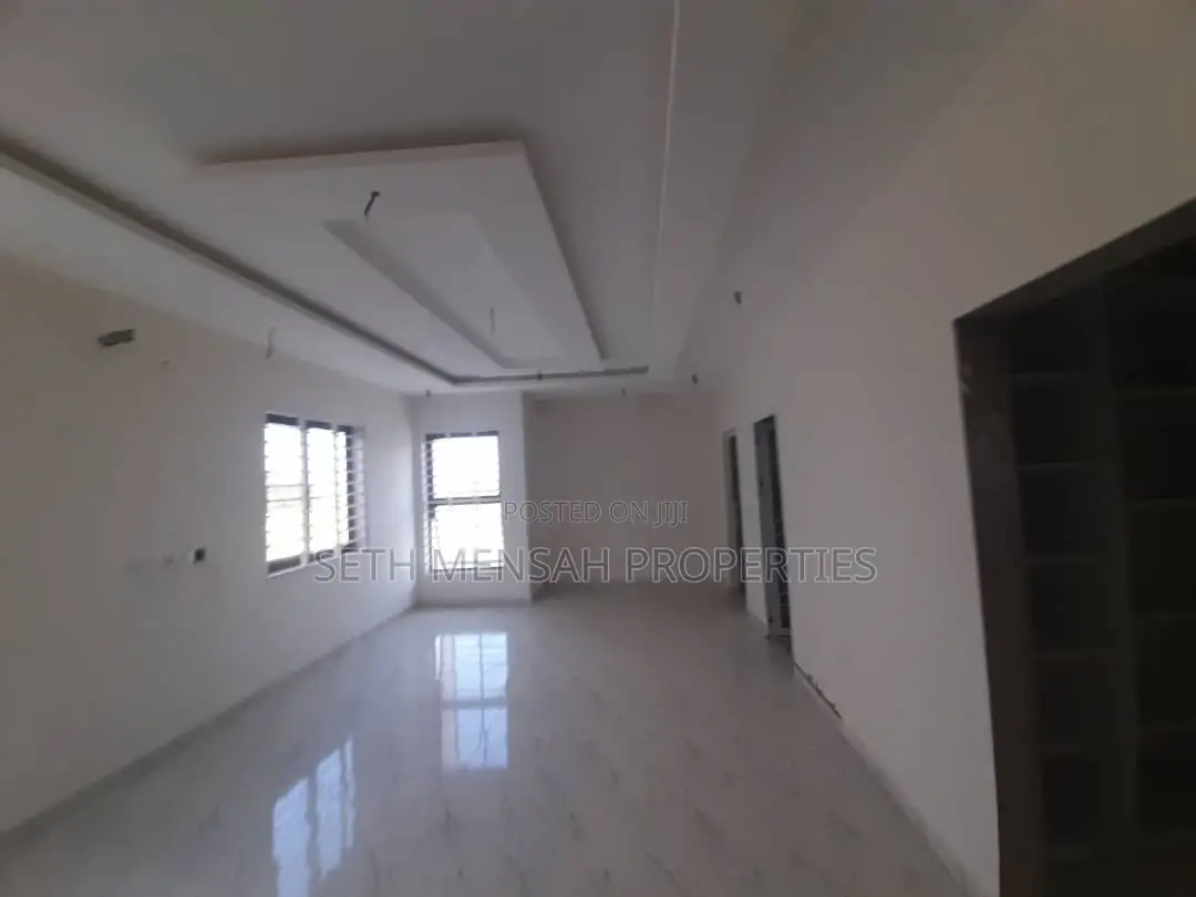 4bdrm House in Skm, Spintex for sale