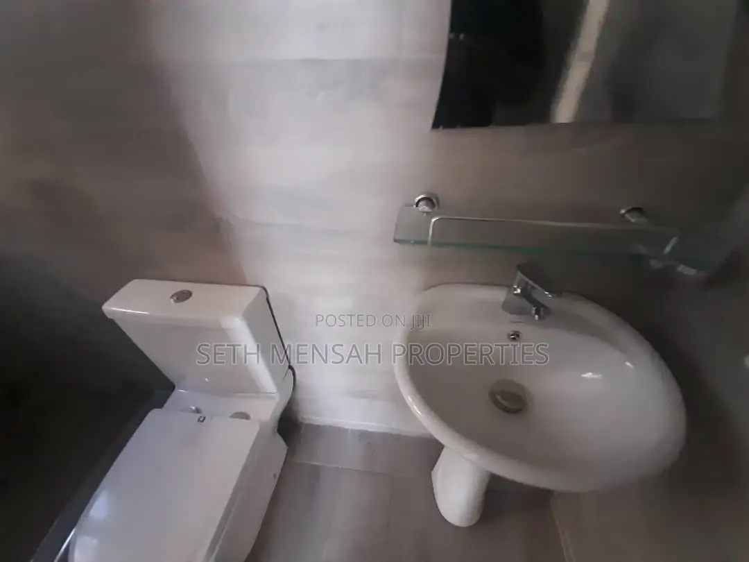 4bdrm House in Skm, Spintex for sale