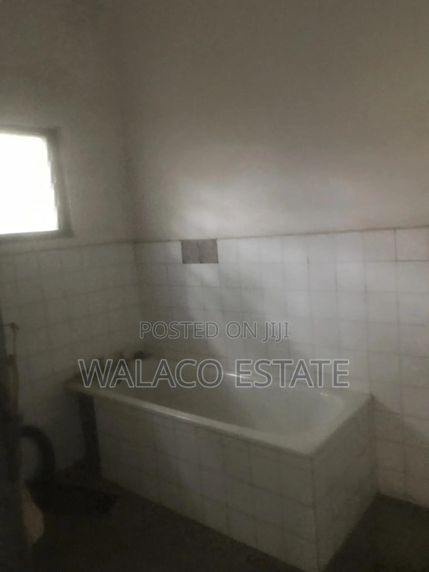 8bdrm Duplex in Walako Estate, Tesano for rent