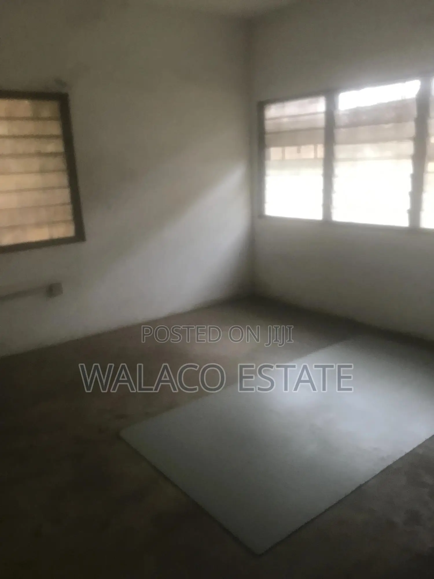 8bdrm Duplex in Walako Estate, Tesano for rent