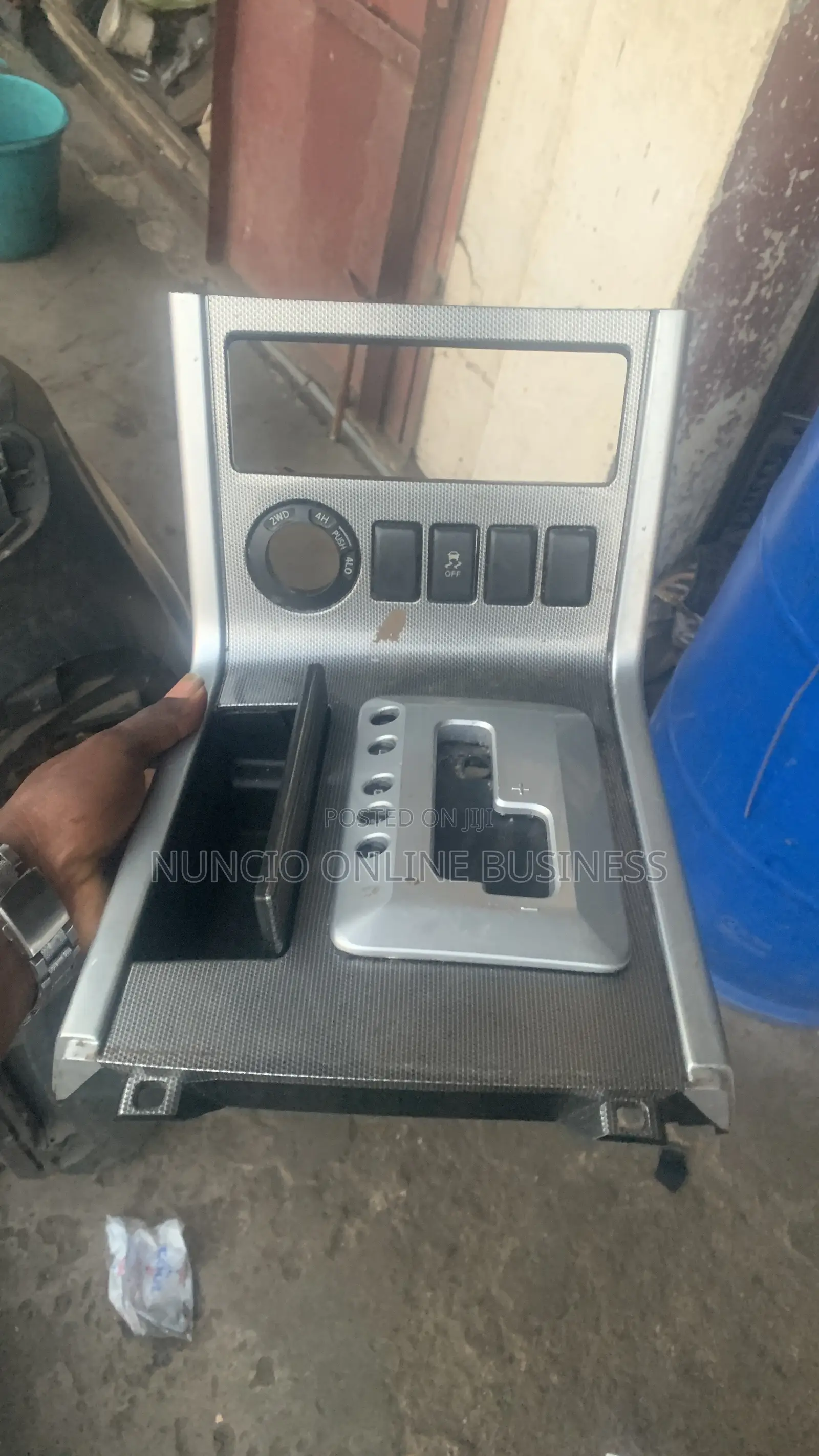 Nissan Navara 2008 Gear Selector Cover